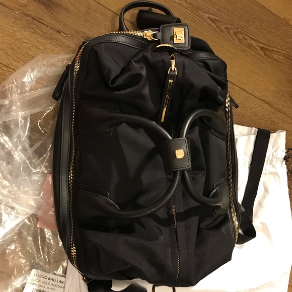 caraa studio duffel backpack